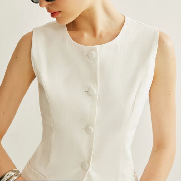 NWT - Commense Button Detail Sleeveless Vest - White - Size M (US 6) - Picture 3 of 7